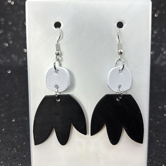 Geometric Black and White Dangle Earrings - Picture 1 of 3